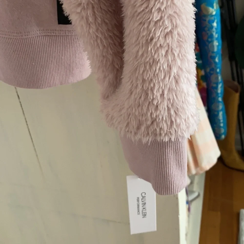 Calvin Klein - Picture 3 of 7